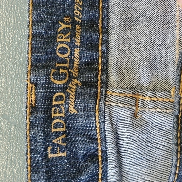 FADED GLORY,  women's blue jeans. Straight leg size 12. Very good used condition - Picture 5 of 9